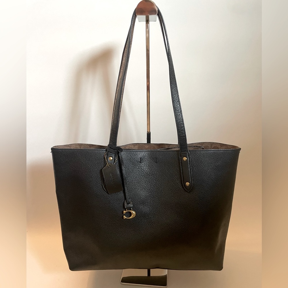 Coach large black pebbles tote bag excellent condition hang tag authentic